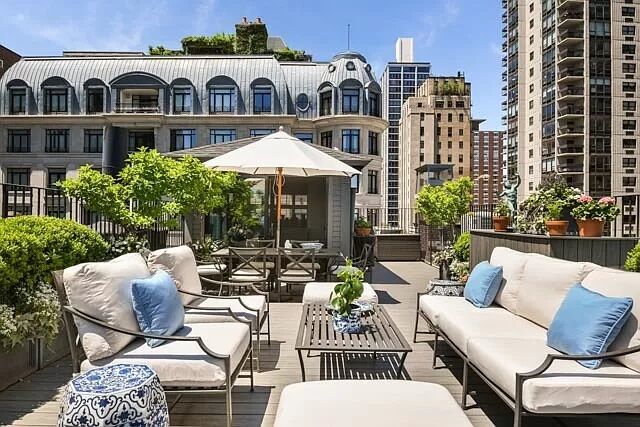 Chic rooftop patio. (Photo | Engel & Volkers)